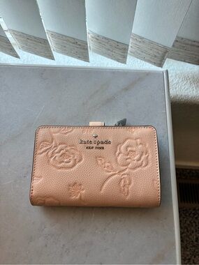 kate spade Floral Embossed Pebbled Leather Wallet - Peach